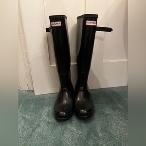 Women’s size 8 Hunter rain boots